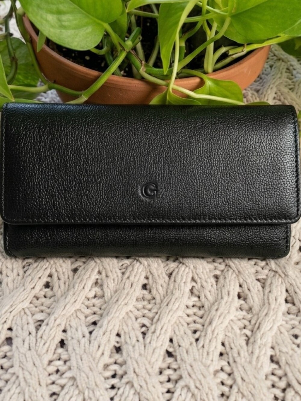 Black Pebbled Multi Slot And Coin Wallet